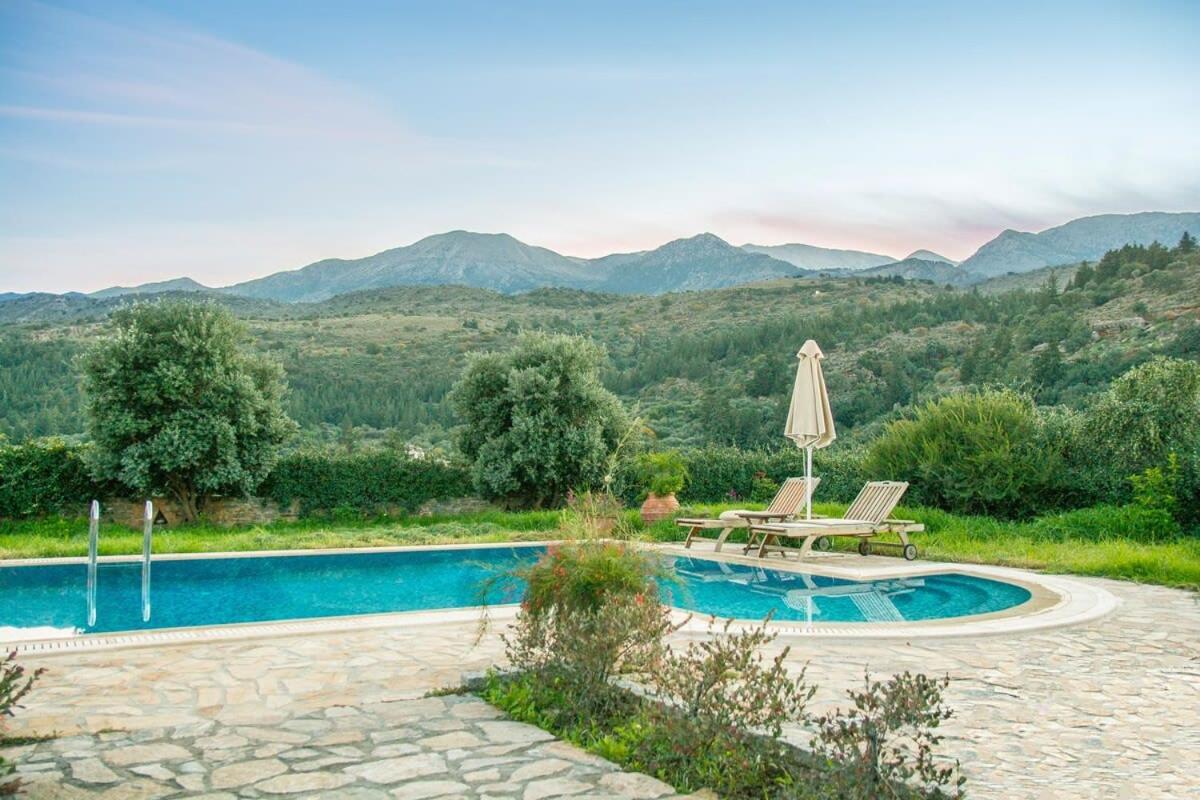 Chania Secluded Gem - Kallithea Private Pool Villa Pemonia Bagian luar foto