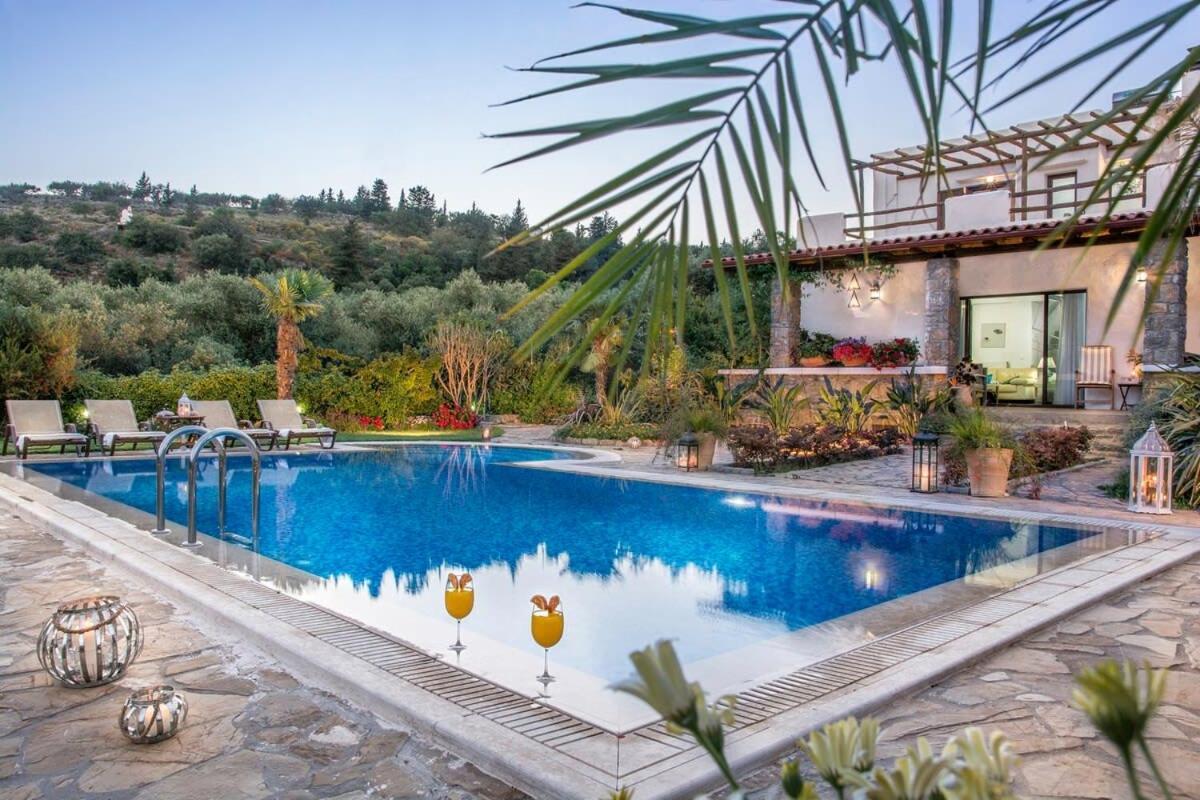 Chania Secluded Gem - Kallithea Private Pool Villa Pemonia Bagian luar foto